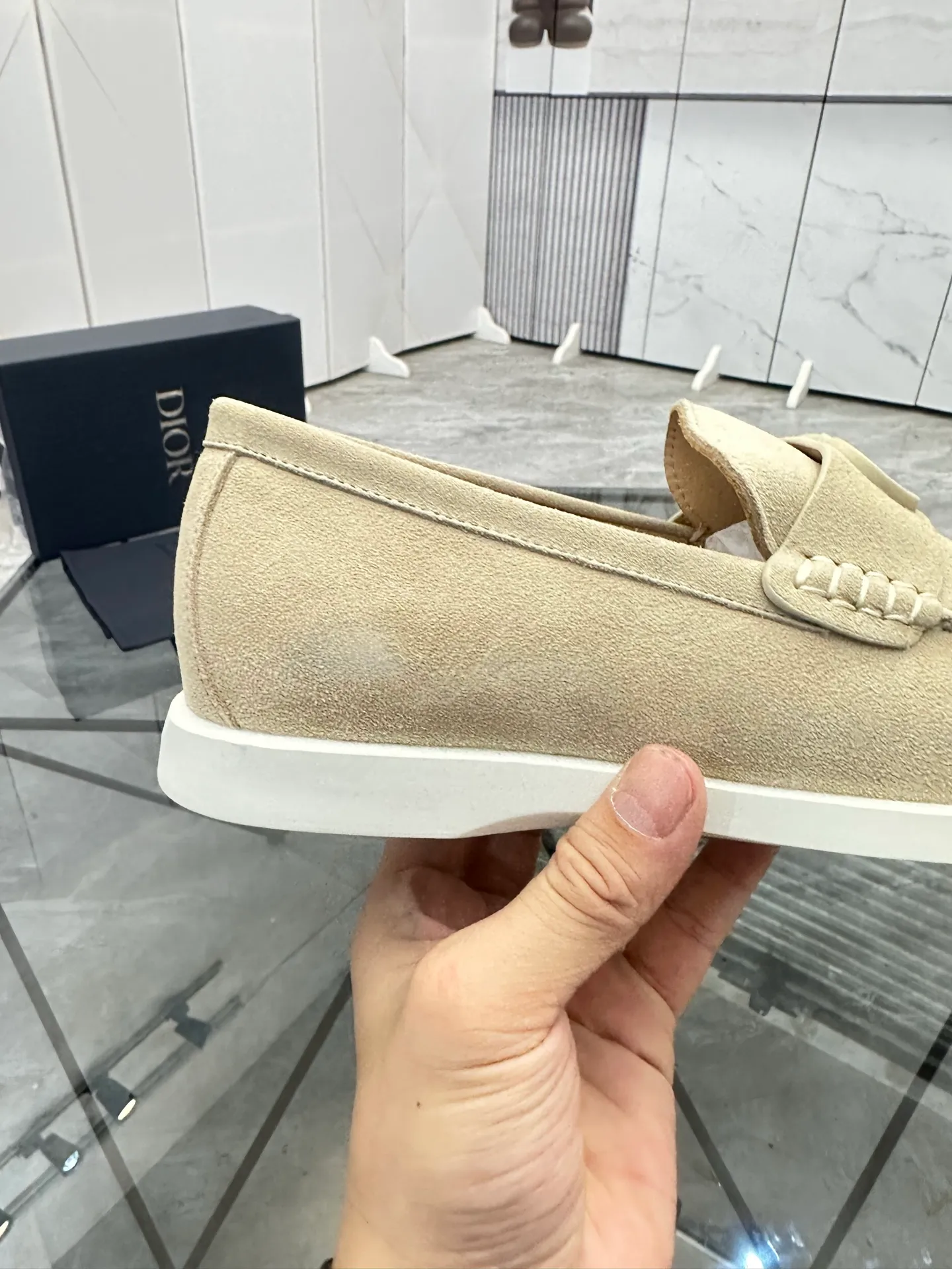 Selling men's shoes 💰: 💰P440¥ Product trademark: Dio* "Dior*" slip-on shoes Regular size: 39-44 (can be customized to 45.46) Product materials: imported nubuck leather upper, cowhide lining, original outsole. Number: 628